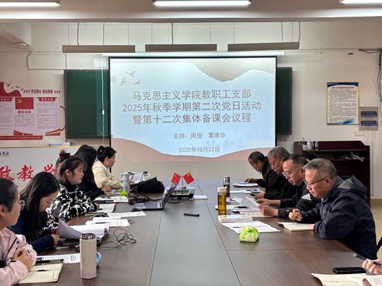 一群人在餐厅用餐
AI 生成的内容可能不正确。